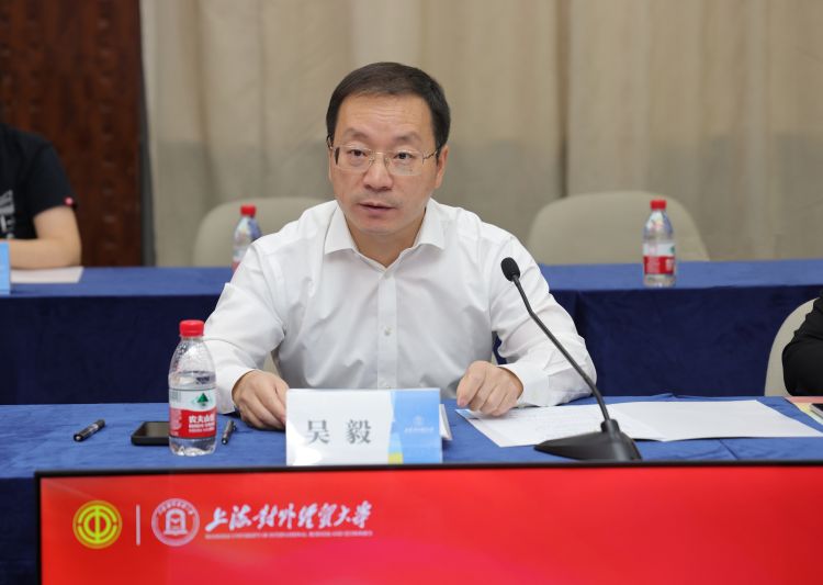 校领导讲话.jpg