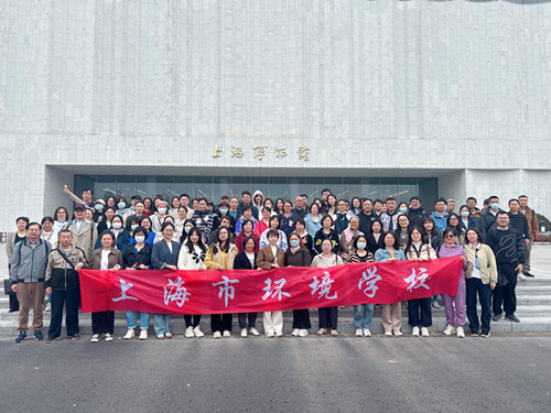 第一组教职工春游大合照_副本.jpg