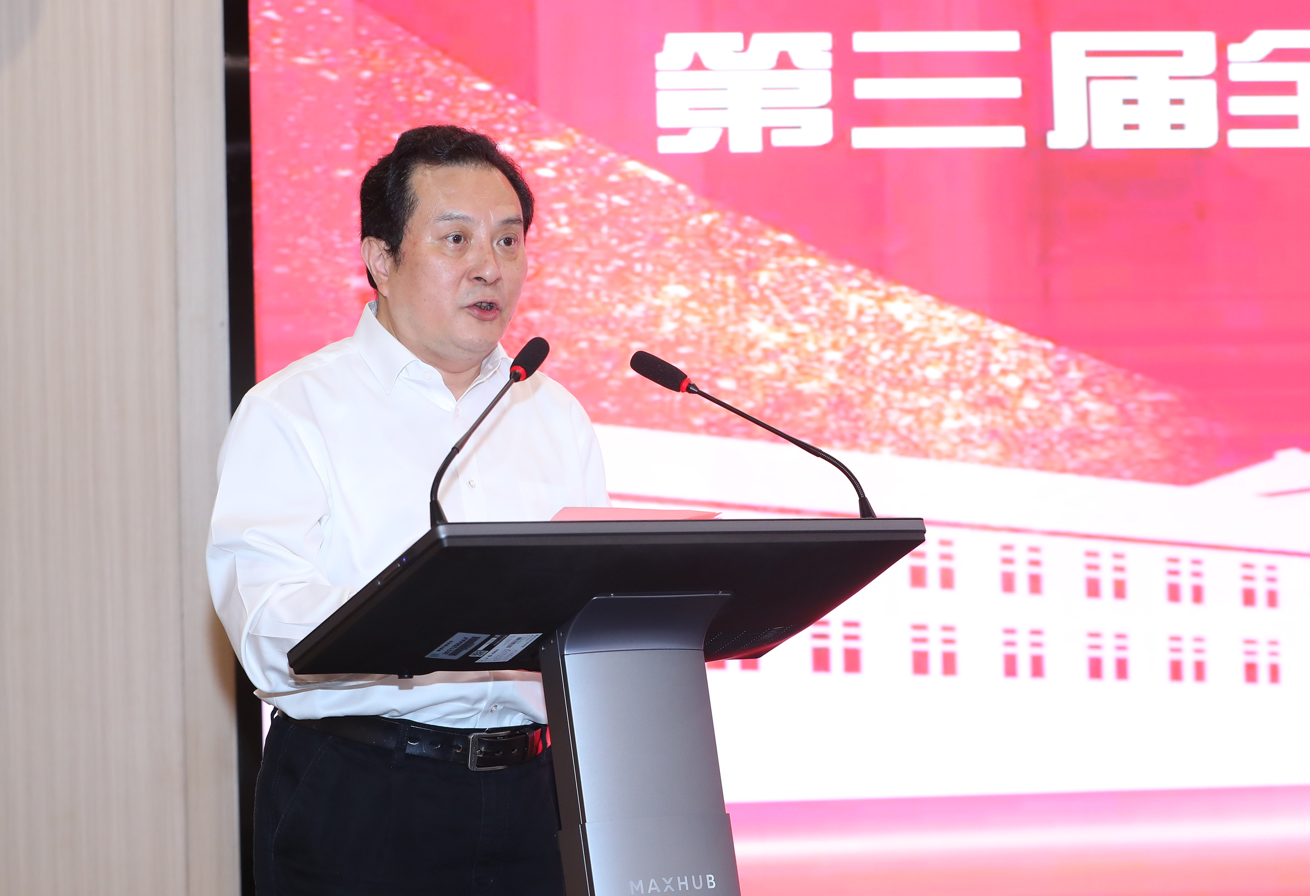沈炜代表上海市教卫工作党委 上海市教委致辞.jpg