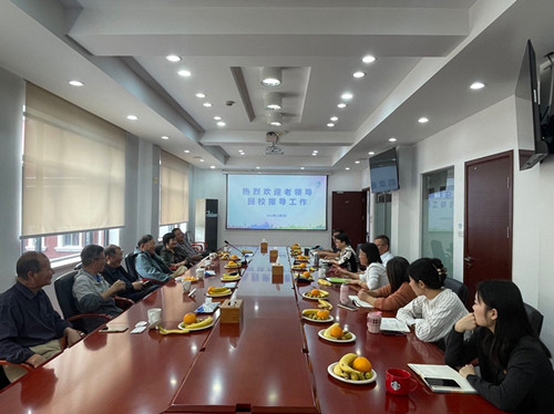座谈会现场_副本.jpg