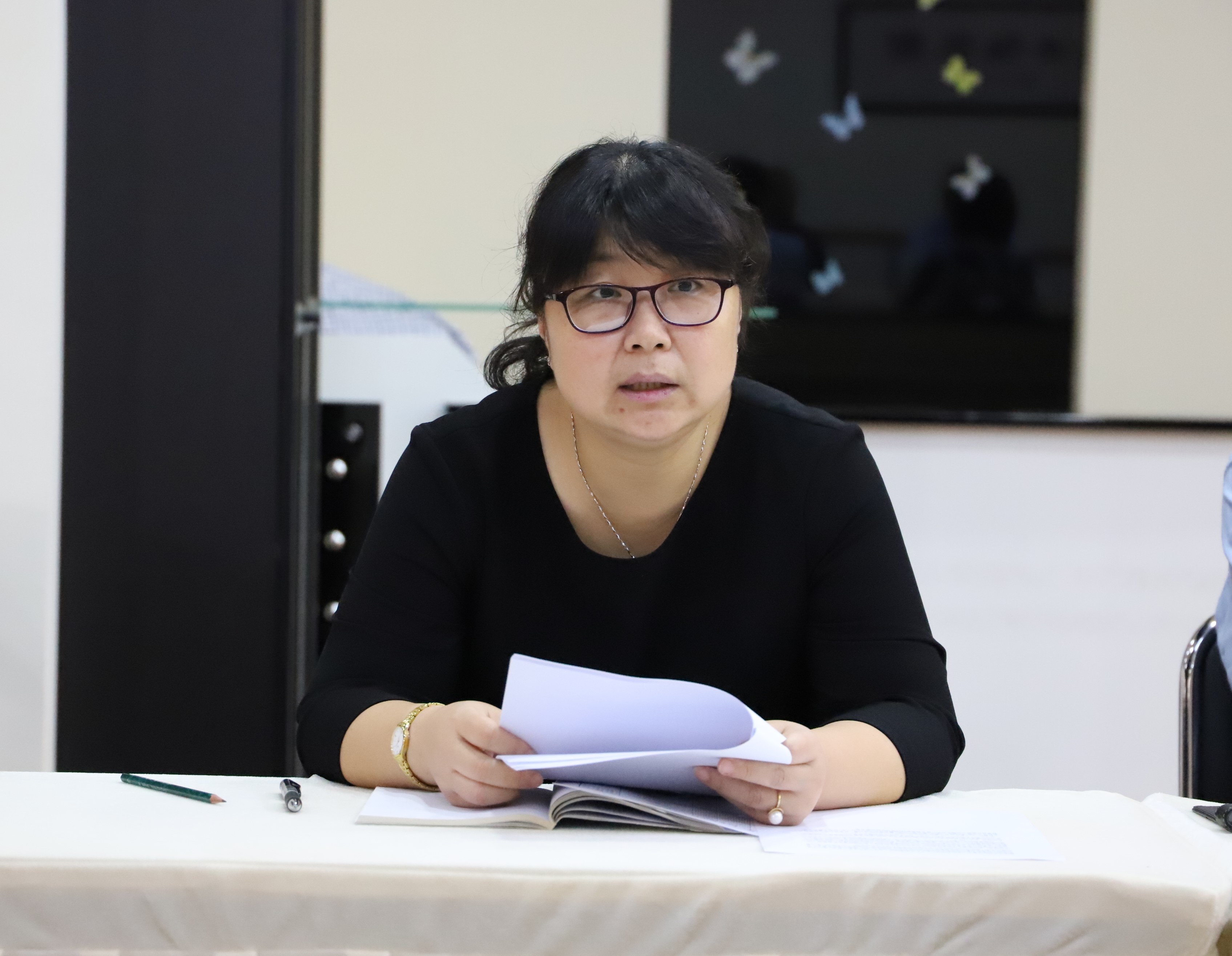 工会常务副主席王丽红传达焦书记讲话精神.jpg