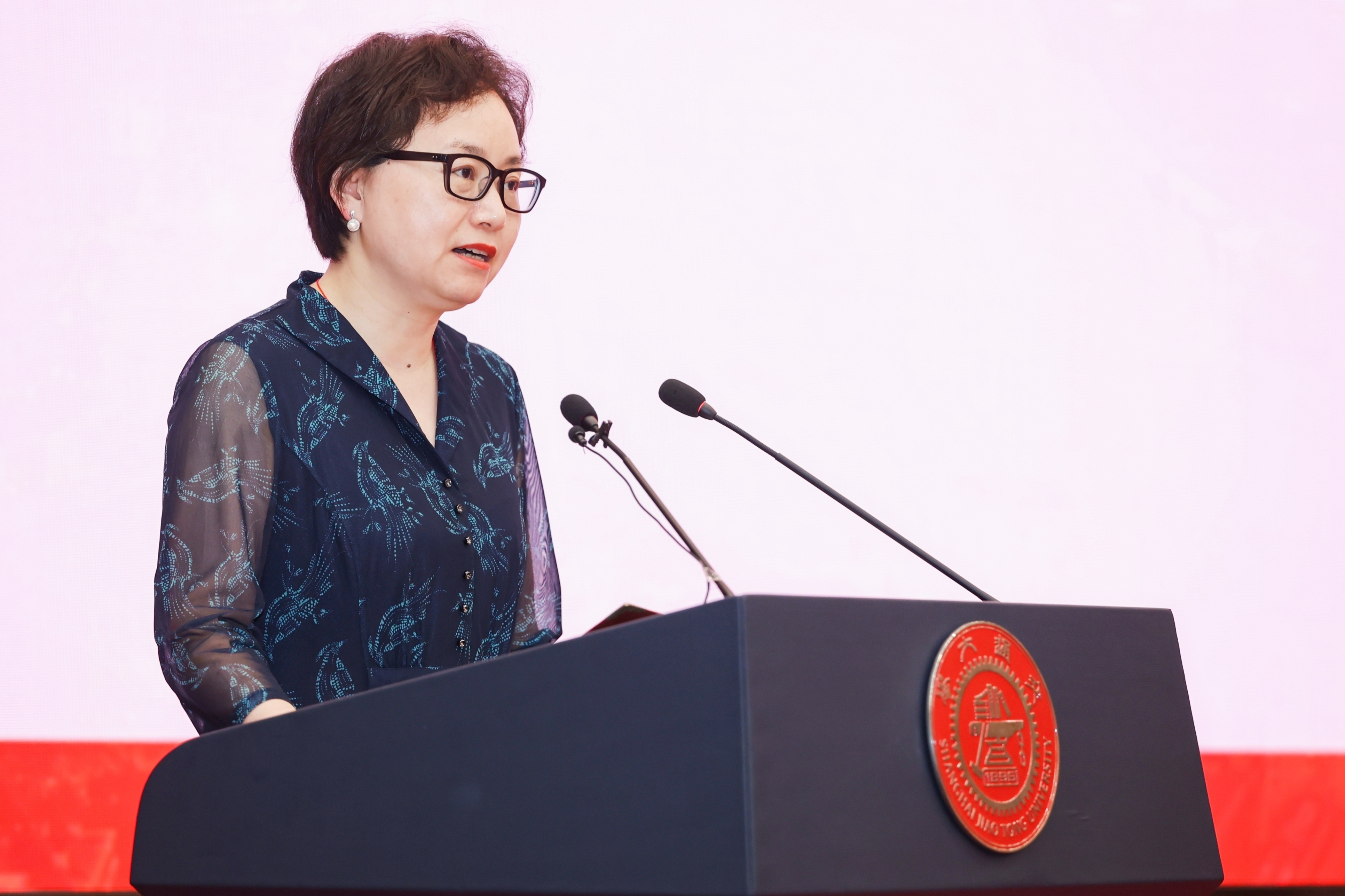图4 张艳萍发言.jpg